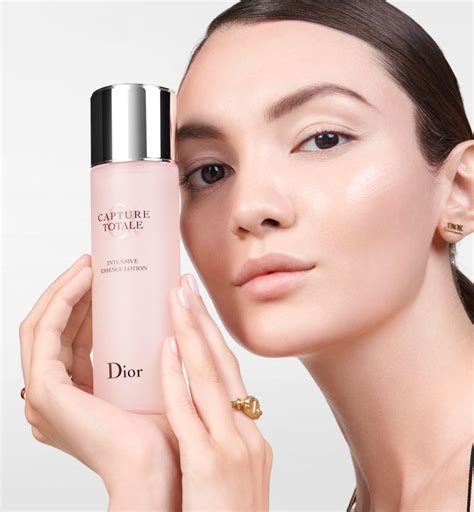 เซรั่มเฟิร์มผิว Dior Capture Totale Le Sérum.